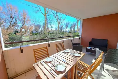 Image de Appartement cosy 2 pièces avec accès direct plage, piscine et parking privé à Marseillan