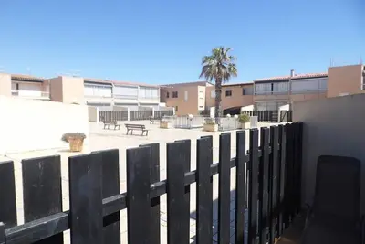 Image de Appartement 2 Pièces avec Grande Terrasse et Parking – Proche Mer, Calme, 4 Couchages