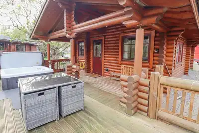 24 Lakeside Drive, pet friendly, character holiday cottage in Felton