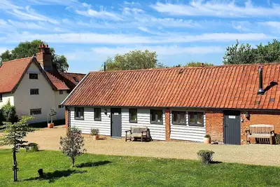 The Nook, pet friendly, character holiday cottage in Halesworth