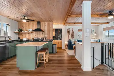 Image de Shanty Creek, Torch Lake, Pool & Hot Tub Access, and Firepit
