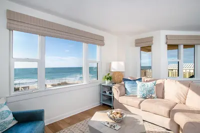 Image de Summer Winds Oceanfront Condo