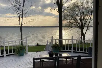 Image de See Solar Eclipse In Ctr Of Path At A Beautiful Lakefront Home. No City Lights!