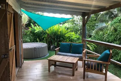 Image de Bungalow bois terrasse jacuzzi
