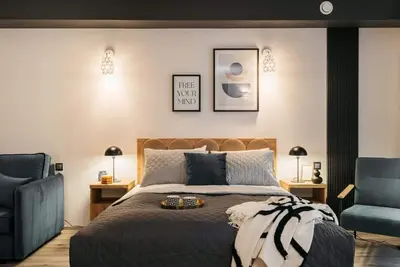 Orso City Studio with king size bed and sofa