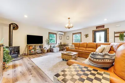 Image de Peaceful Lake George Getaway - 3 Mi to Beach!