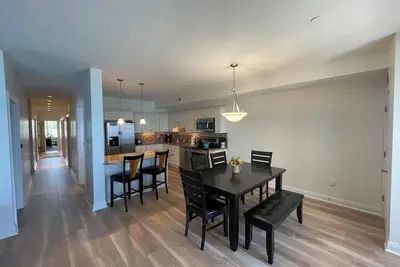 Enjoy sunsets @ spacious 3br/2ba lakefront condo #306--perfect for families