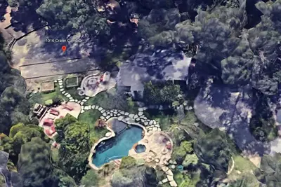 Image de Private 1 Acre Resort, 1+Den with pool in Malibu Canyon minutes from the beach.