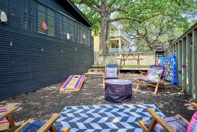 Image de No Cleaning Fee • Great Neighborhood • Pets Allowed!