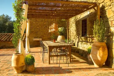 Image de Villa \"Mas Girbau\" avec vue sur les montagnes, terrasse privée et Wi-Fi