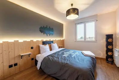 Image de Appartement 'Les Cèdres Bleus' avec vue sur la montagne et balcon