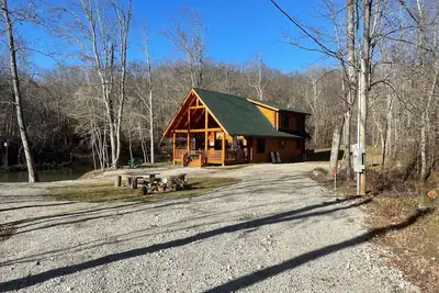 Image de Hidden Gem- Log Cabin on 56 acres