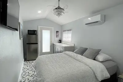 Image de Modern Tiny home Tampa Fl