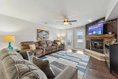 Image de Dells Lake Villa - Lake Front Luxury