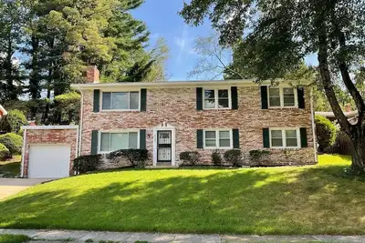 Image de Spacious Home in Tranquil Neighborhood, Metro, Easy Access to Dc and Baltimore