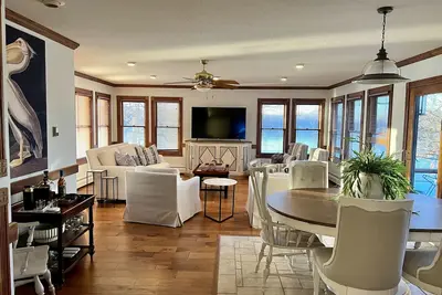 Image de Kentucky Lake Retreat: A Perfect for Family and Friends with Breathtaking Views