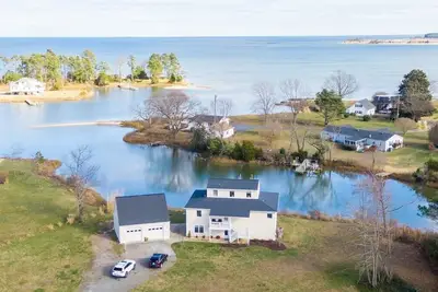 Image de Relax Waterfront  Hot Tub, Game Room, Frisbee Golf