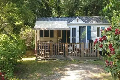 Image de Mobil-home 2 chambres en Bretagne Finistère sud dans un camping boisé