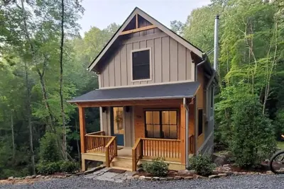 Image de New mountain cottage between Dupont and Pisgah! !