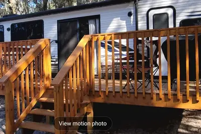 Image de Cozy 1 bedroom 1 bath Rv near the Ocala forest and Springs.