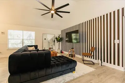 Image de Island House Paradise Downtown Savannah  Tybee