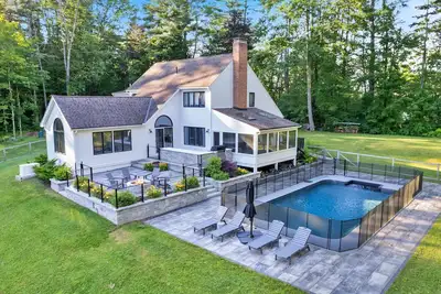 Image de Private luxury with heated pool less than 10 min from downtown Great Barrington