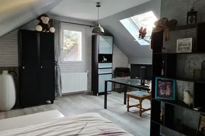 Image de Maison familiale située à mi-chemin entre Paris et Versailles, idéale Jo.