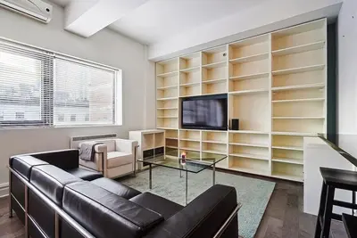 Image de #209 Modern & Spacious Condo in Downtown