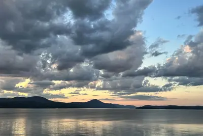 Image de Vermont Lake House. Stunning lake views & sunsets. Perfect eclipse location