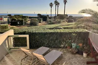 Image de Front de Mer T2 Rdc à Canet Plage! Clim, grande terrasse, tout conforts.