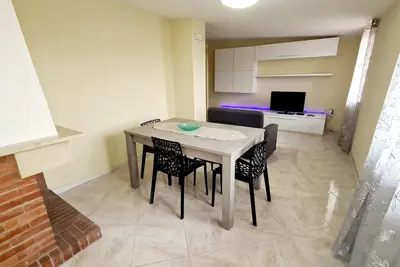 Image de Attic apartment in quiet area, close to many points of interest