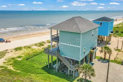 Image de Luxury | Beachfront | Dogs Ok | Fenced Yard