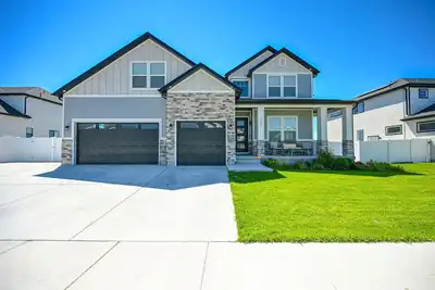Image de Sleeps up to 16 close to Uvu, Byu, Sundance, Utah Lake. Jacuzzi and Game Room! !