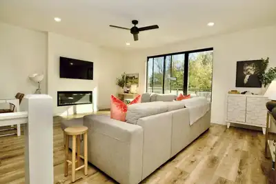 Image de Cozy Condo by Boardwalk, Restaurants, Golf