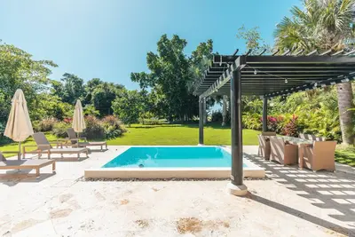 Image de Awesome bungallow w\/ pool\/Bbq in Green Village Cc