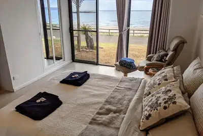 Image de 15% Off Weekly | Ocean-View | Dolphin Bay Cottage