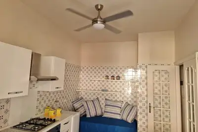Image de Luna apartment with free parking.