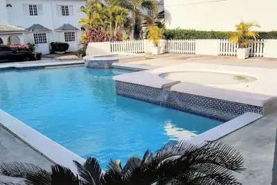 Image de Entire 3-bedroom townhouse near airport, beach, restaurants and shopping