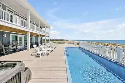 Image de 10br/10. 5ba-Oceanfront-Pool-Elevator-Hot Tub-Private Setting-Sleeps22