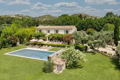 Image de Mas en pierre au calme au coeur des Alpilles