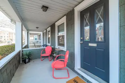 Image de Cute, cozy, crash pad near bike path! ! Quiet, convenient, Short North location!