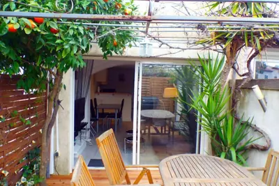 Image de Belle maison avec piscine partagée et terrasse