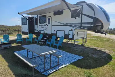 Image de Coastal Rv – Durango Half Ton 5th Wheel - Sleeps 6