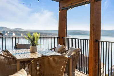 Image de *5 Mile View*Luxe Rustic Style-Hot Tub-Air Hockey