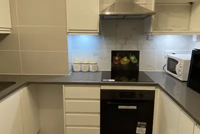Image de Fabulous Crawley Apartment near L3Harris Gatwick Manor Royal  Sleeps 4