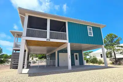 Image de Rx Cape\nNew Home on South Cape. Gulfside. 3br/3ba, Bunkroom+Gameroom+Fenced Area