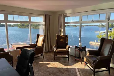 Image de Lakeside Loft located in Port Severn