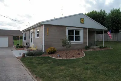 Image de The Sunshine Bungalow - Greensburg's Vacation Home.