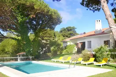 Image de Immerse in Tranquility: Villa in Protected Sintra, Steps From Stunning Beaches