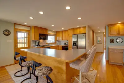 Image de Charming Illinois Retreat w\/ Hot Tub, Deck & Grill